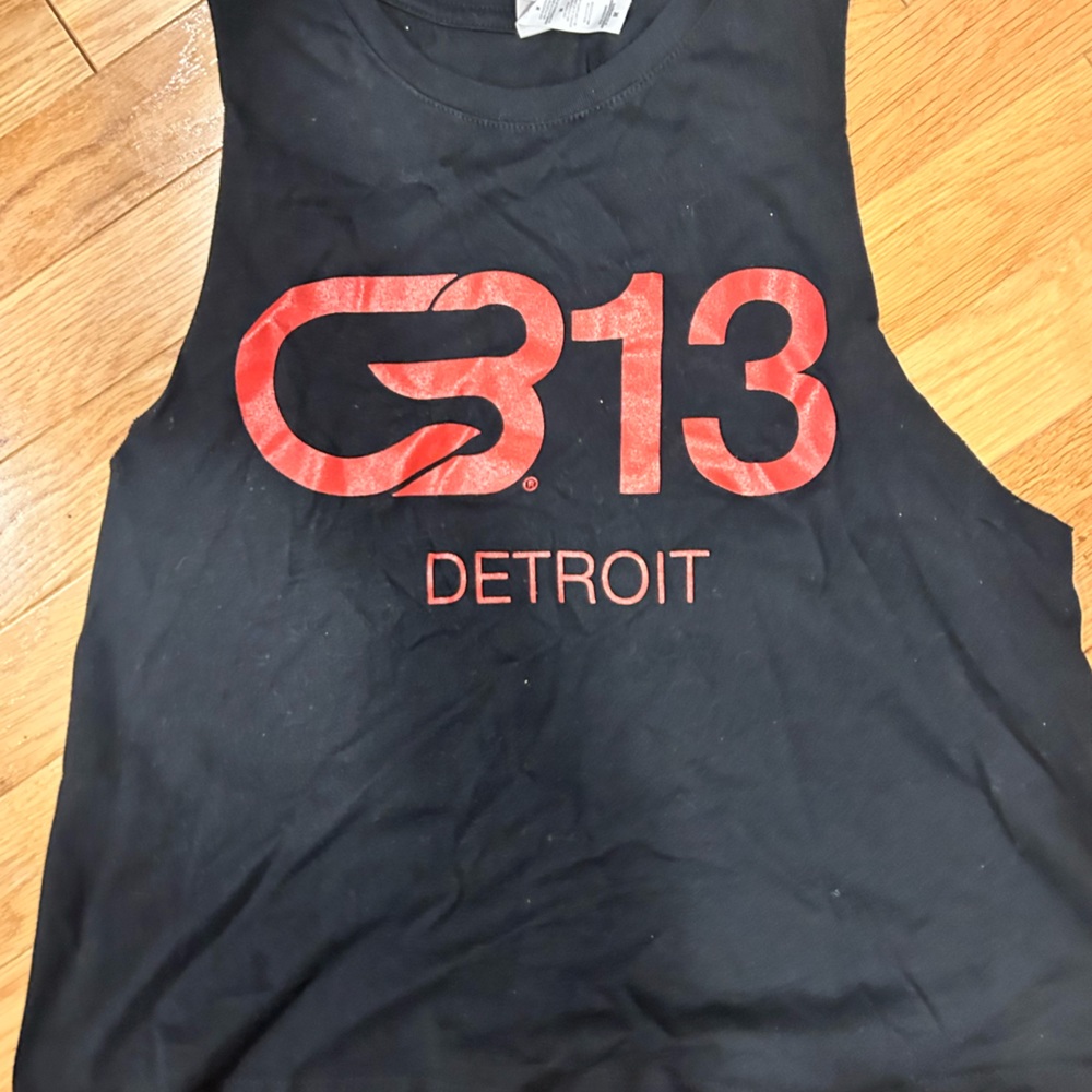 Detroit Cyclebar Cropped Muscle Racerback Tank Top, size Medium